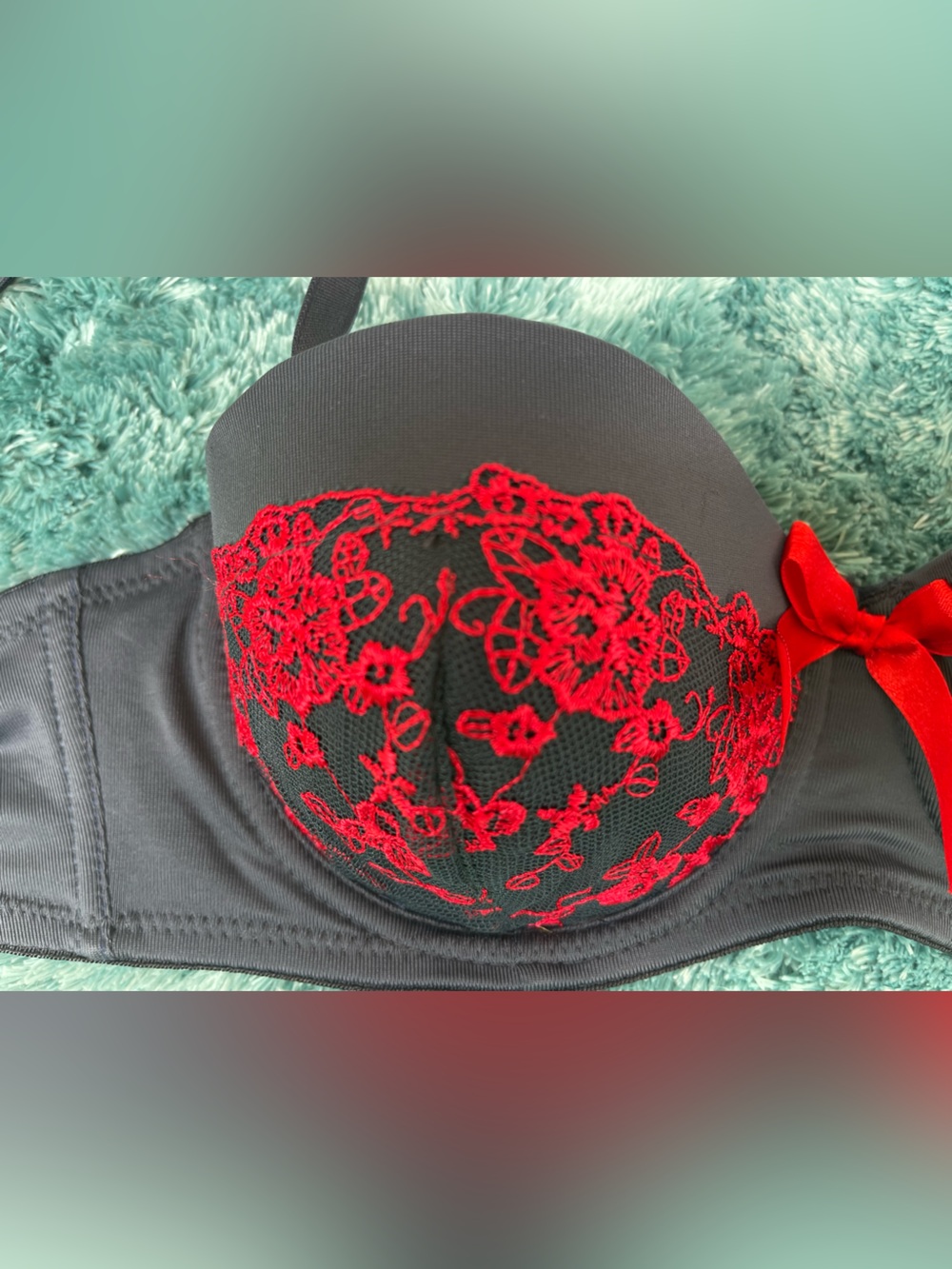 BLACK FUCHSIA BALCONY GRAY BRA 
SIZE 32  NEW